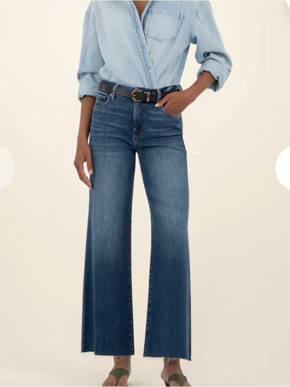 Kut from the Kloth Meg Flare Jeans. Size 0